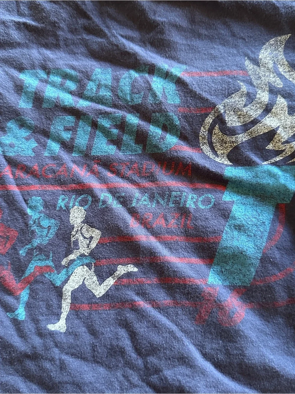 Peek track tee